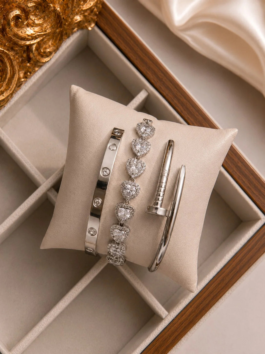 The Christina 3 piece bangle set